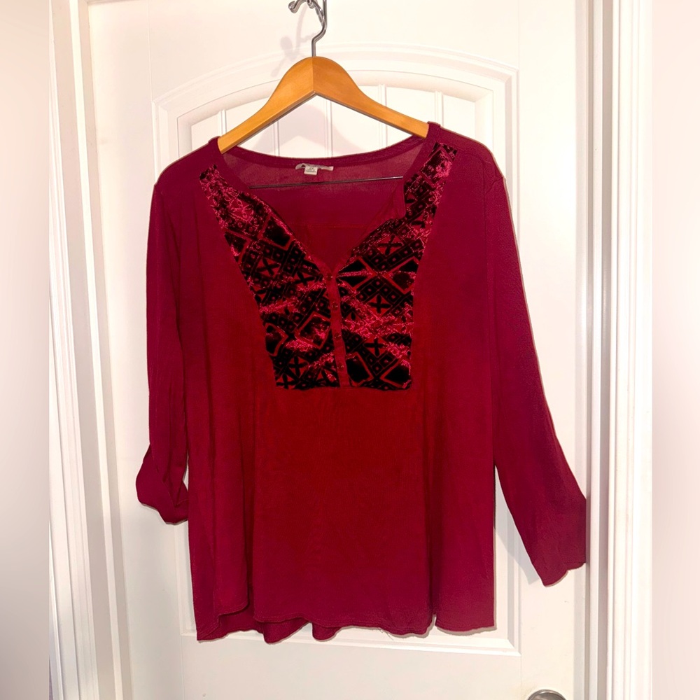 Cranberry Cotton and Velvet Embossed Top. Perfect for the Holidays 🎄❣️